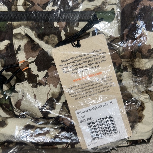 Firstlite WOMEN'S CASCADE STORMLIGHT JACKET - Picture 5 of 5